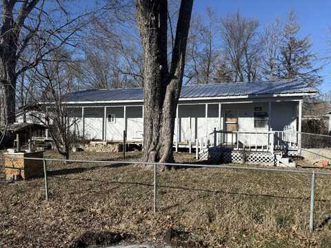 109 W Elm Street, Strafford, MO 65757