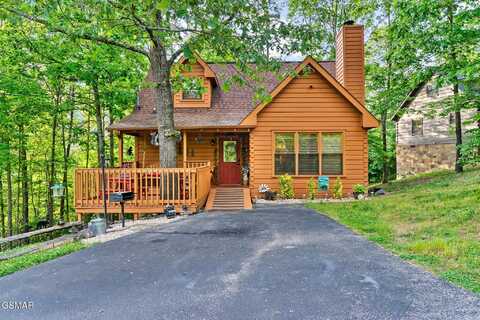 3513 Country Pines Way, Sevierville, TN 37876