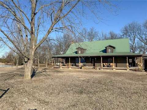 10238 90th Street, Chetopa, KS 67336