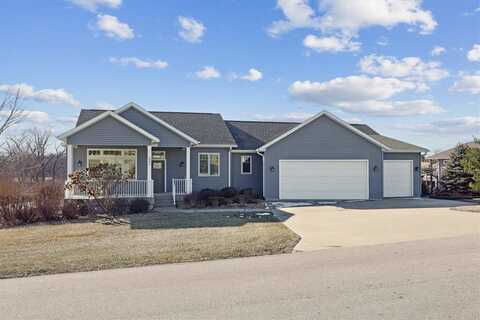 3093 Vine Valley Dr., Riverside, IA 52327