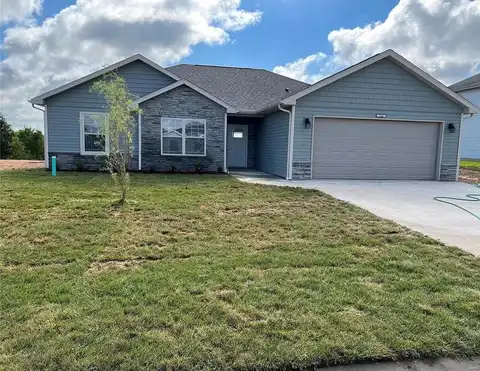 145 Andrews Drive, Saint Robert, MO 65584