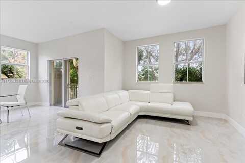 8933 NW 107th Ct, Doral, FL 33178