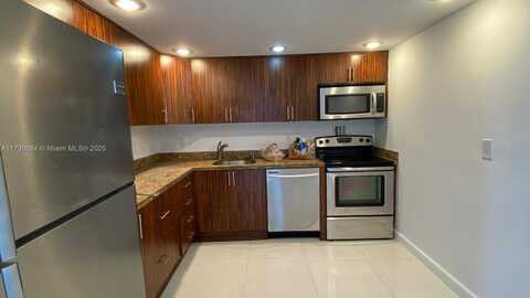 2450 NE 135th St, North Miami, FL 33181