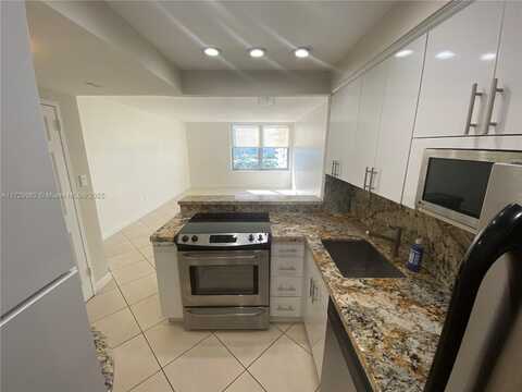 2899 Collins Ave, Miami Beach, FL 33140