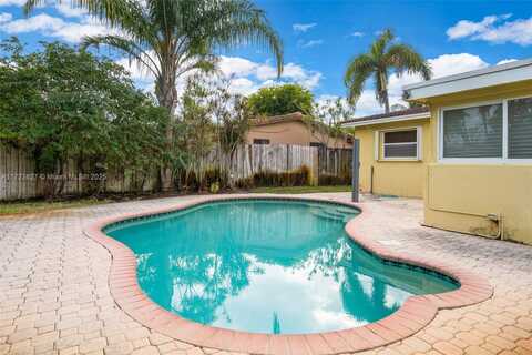 4330 NE 13th Ave, Oakland Park, FL 33334