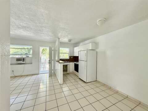 855 W 29th St, Hialeah, FL 33012