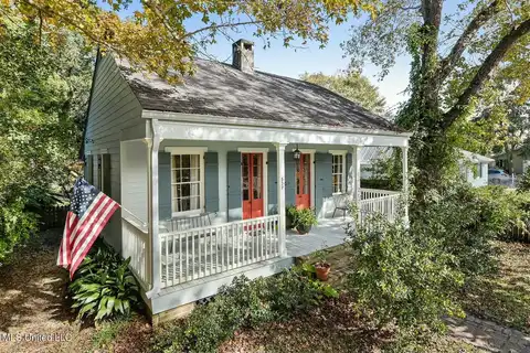 217 St Charles Street, Bay Saint Louis, MS 39520