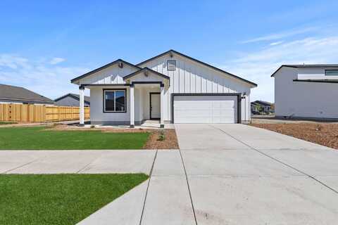 236 NW Par Avenue, Madras, OR 97741