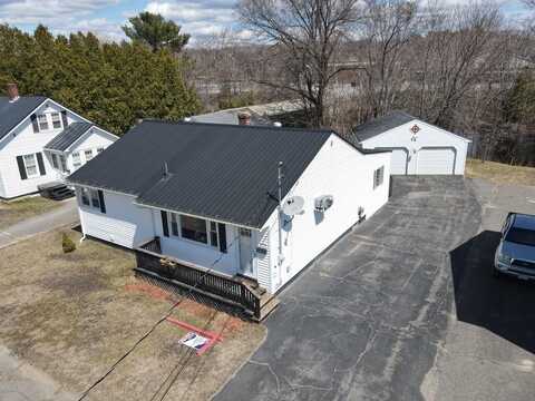 433 Aroostook Avenue, Millinocket, ME 04462