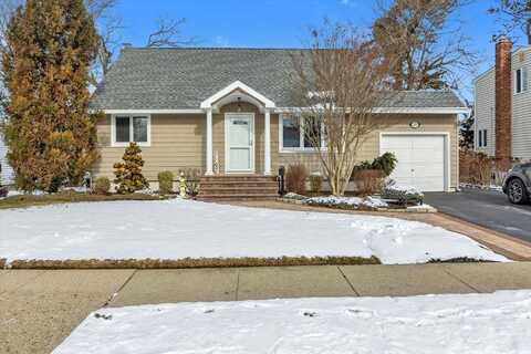 229 N. Kings Ave, Massapequa, NY 11758