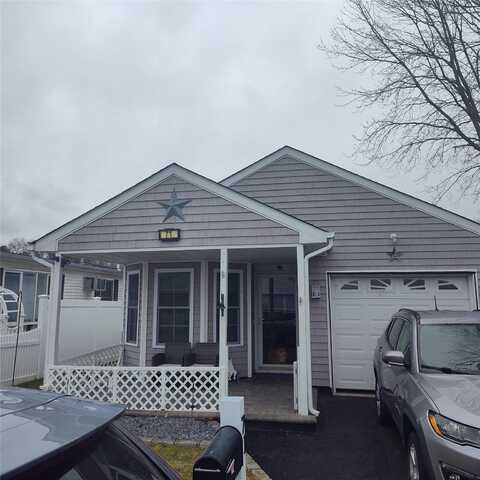 71 Dogwood Lane, Manorville, NY 11949