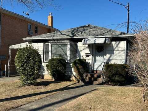 160-31 73 Avenue, Fresh Meadows, NY 11366