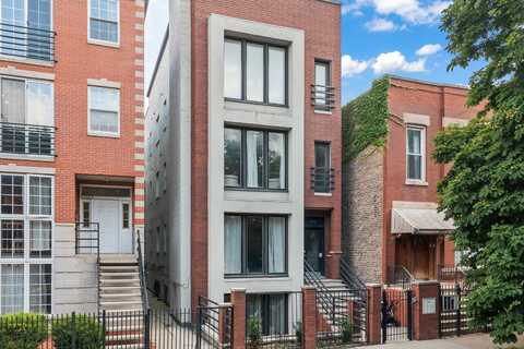 2552 W Walton Street, Chicago, IL 60622