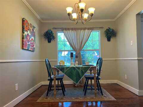 202 W Armstrong Avenue, Comanche, TX 76442