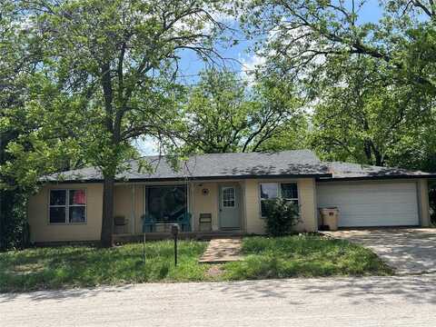 202 W Armstrong Avenue, Comanche, TX 76442