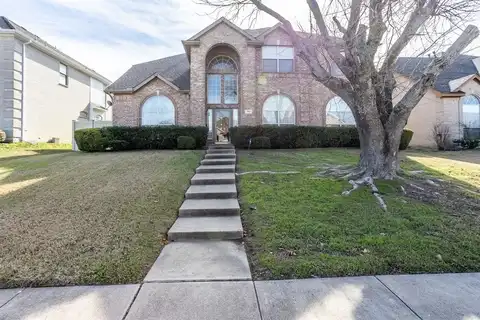 704 Longleaf Drive, DeSoto, TX 75115