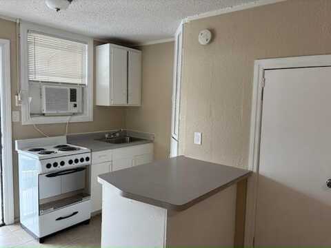 10545 Seminole Blvd. Apt 5, Largo, FL 33773