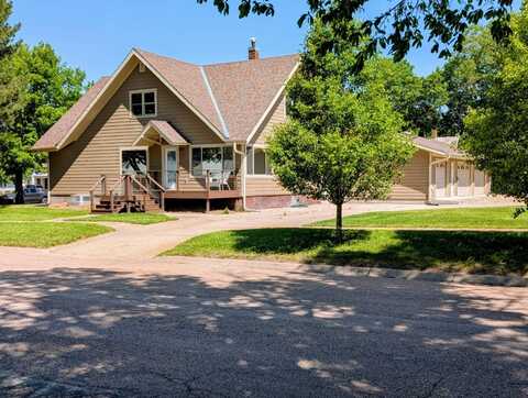 305 Garfield Ave, Grant, NE 69140