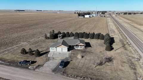 703 W 9 Road, Giltner, NE 68841