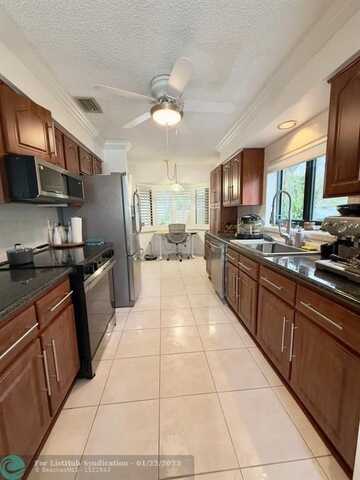 344 NW 94th Ter, Plantation, FL 33324