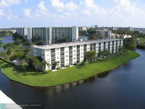 2236 N Cypress Bend Dr, Pompano Beach, FL 33069