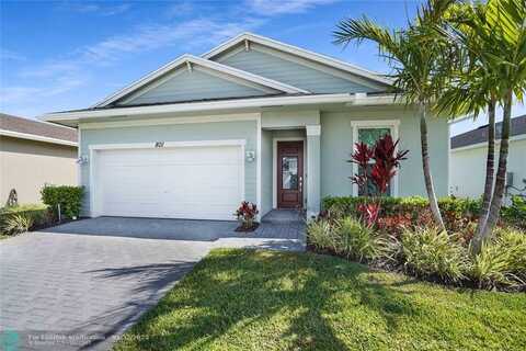 801 Bloomfield Road, Port Saint Lucie, FL 34984