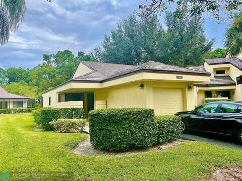 424 NW 95th Ave, Plantation, FL 33324