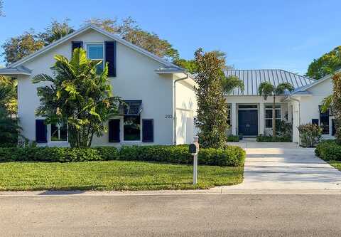 233 Oak Hammock Circle SW, Vero Beach, FL 32962