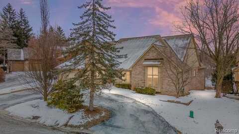 5035 OAKBROOKE Drive, West Bloomfield, MI 48323