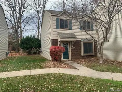 1582 STREAMWOOD, Rochester Hills, MI 48309