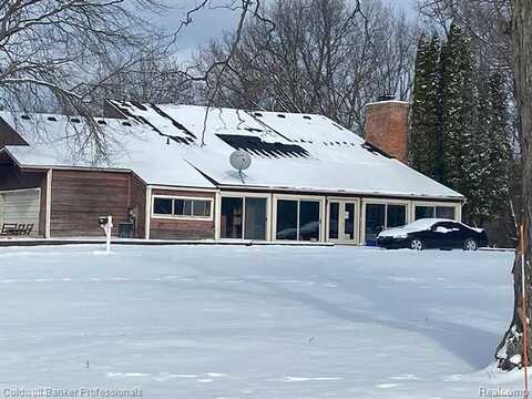 8899 DWYER Road, Howell, MI 48855