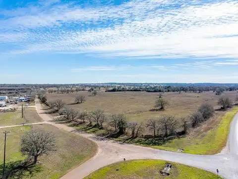 2529 Nickel Mica Rd., Flatonia, TX 78941