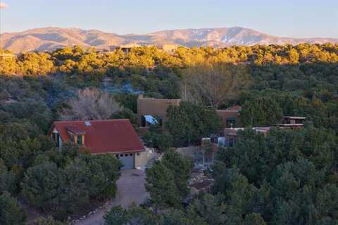 36 Loma Serena, Santa Fe, NM 87506