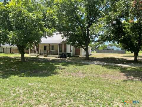 409 Crockett Street, Holland, TX 76534