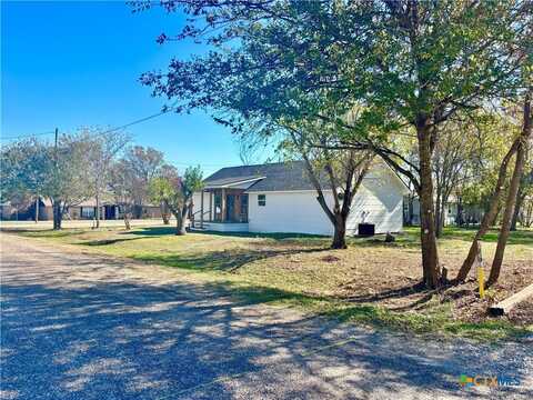 210 S Avenue A, Crawford, TX 76638