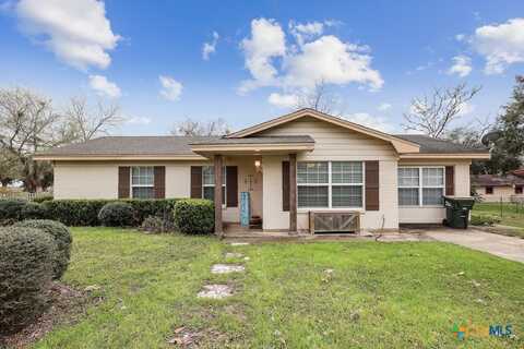 103 Poenitsch Street, Cuero, TX 77954