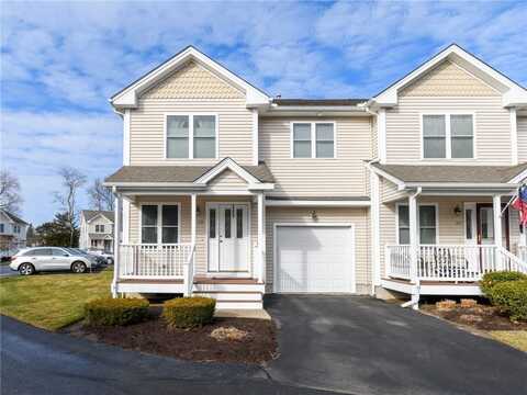 28 Silvercup Circle, West Warwick, RI 02893