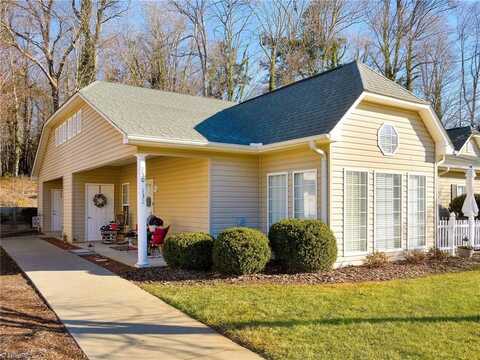 132 W Brick Walk Court, Mocksville, NC 27028