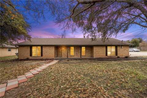 110 W Billington Drive, Robinson, TX 76706