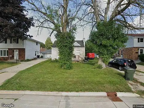 112Th, MILWAUKEE, WI 53214