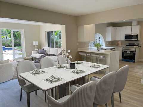 174Th, NORTH MIAMI BEACH, FL 33162