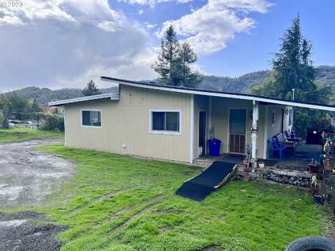 Club, ROSEBURG, OR 97470