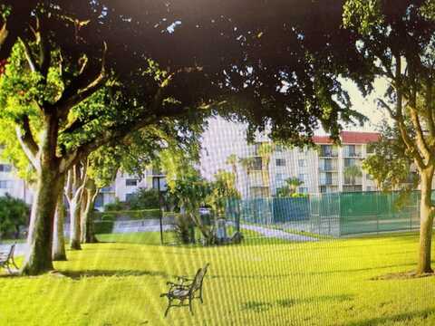 Tennis Club Dr, West Palm Beach, FL 33417