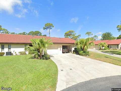 Pinecone Ct, Sarasota, FL 34238