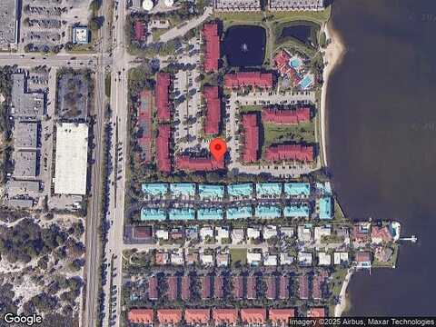 Half Moon Cir, Hypoluxo, FL 33462