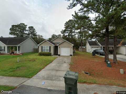 S Circle Dr, Savannah, GA 31405