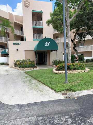 Weldon Circle, Tamarac, FL 33321