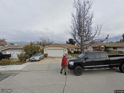Avenue, YUCAIPA, CA 92399