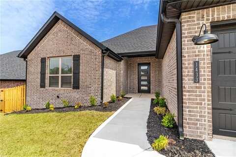 1433 Cittadella AVE, Tontitown, AR 72762