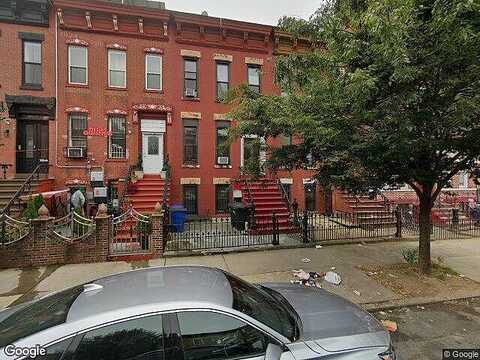 Putnam, BROOKLYN, NY 11221